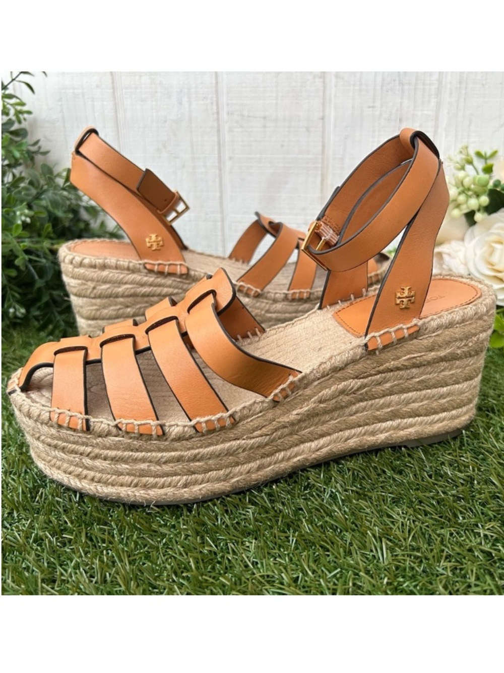 Tory Burch Fisherman Espadrille Wedge
Sandals color: BRANDY women size 7.5 new